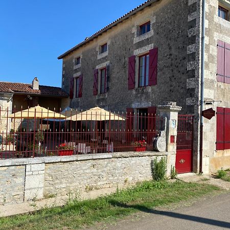 Bed and Breakfast La Tuilerie Verteuil-sur-Charente Екстер'єр фото